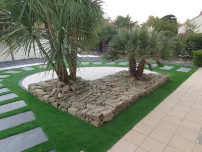 Plantation et gazon synthétique